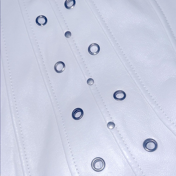 Pamela McCoy White‎ Leather Jacket with Vintage Perforations - Picture 9 of 16